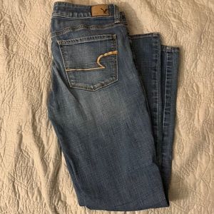 American Eagle womens size 6 short skinny stretch
